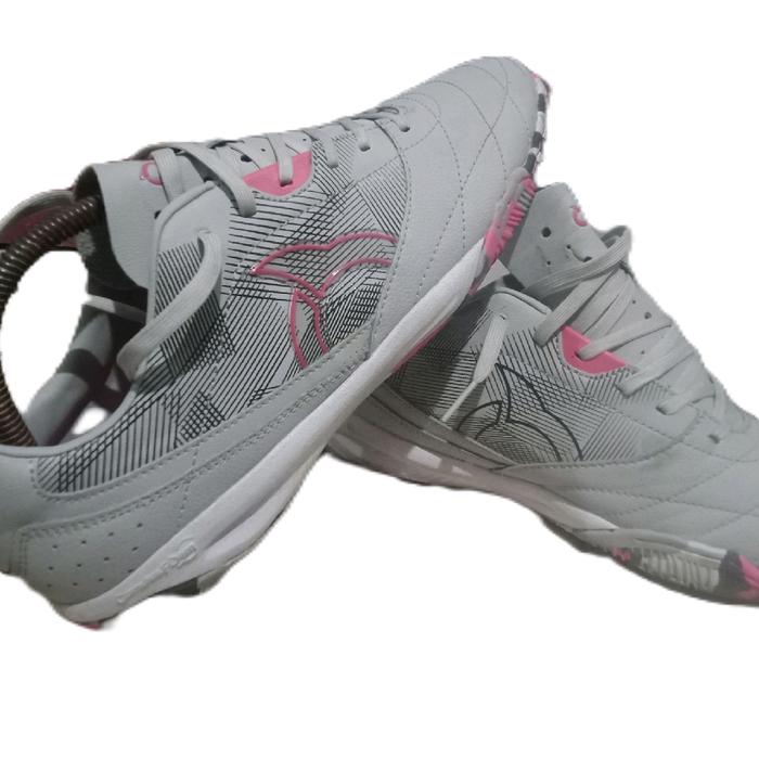 sepatu futsal ortuseight.
