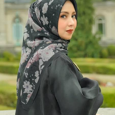 Preloved Buttonscraves Jilbab