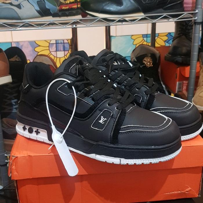 LV trainer black to white (bunglon) size 43