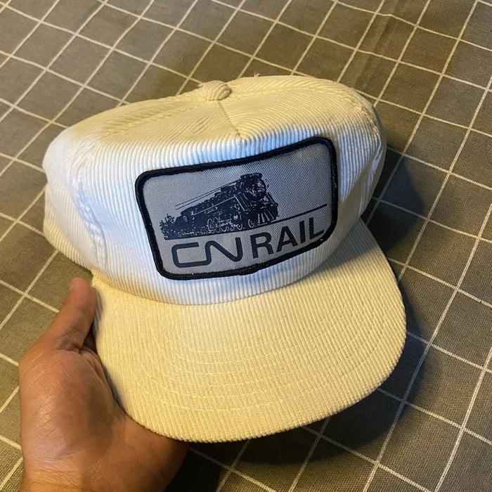 Topi Vintage Patch CN Rail Corduroy
