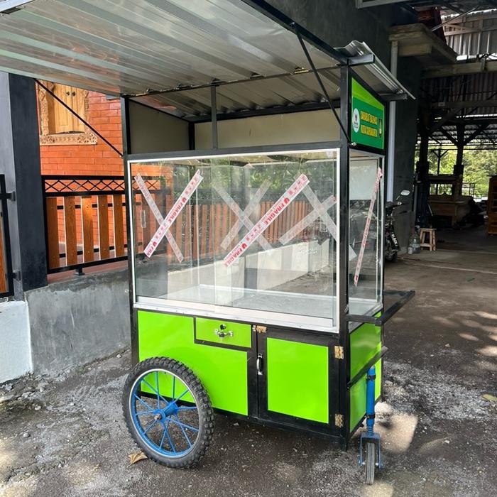 Gerobak Kripik Singkong Bahan Besi Dinding ACP Roda Tiga dengan Desain Hijau Cerah dan Kaca Transpar