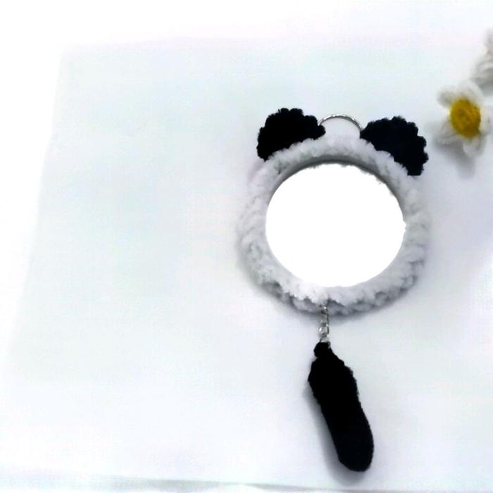 keychain kaca kawat bulu dengan desain panda yg lucu