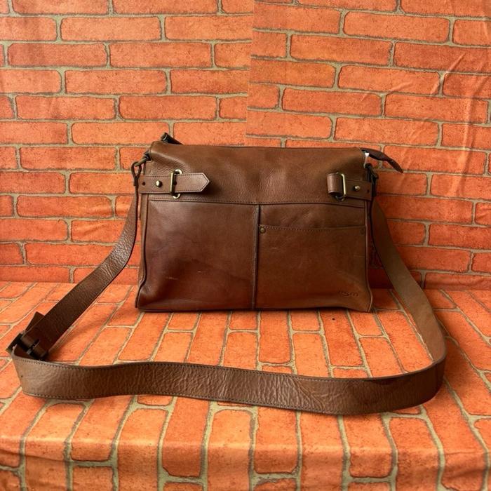TAS SELEMPANG PRIA KULIT ASLI NOM N5M SECOND BRANDED COKLAT / TAS SLING PRIA KULIT ASLI SECOND