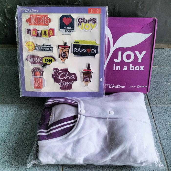 Jaket Varsity Chatime X JKT48 Putih Original Official Merchandise Collaboration Limited Edition Spes