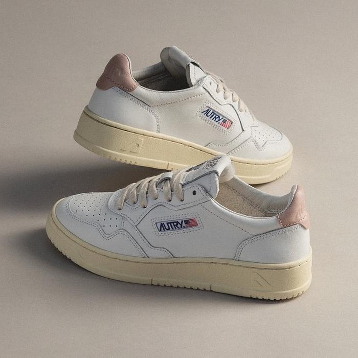Sepatu Autry Medalist Low Size 41