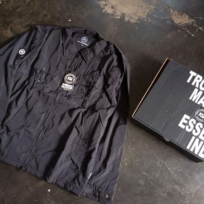 jaket outdoor troublemaker  Hitam Casual Pria