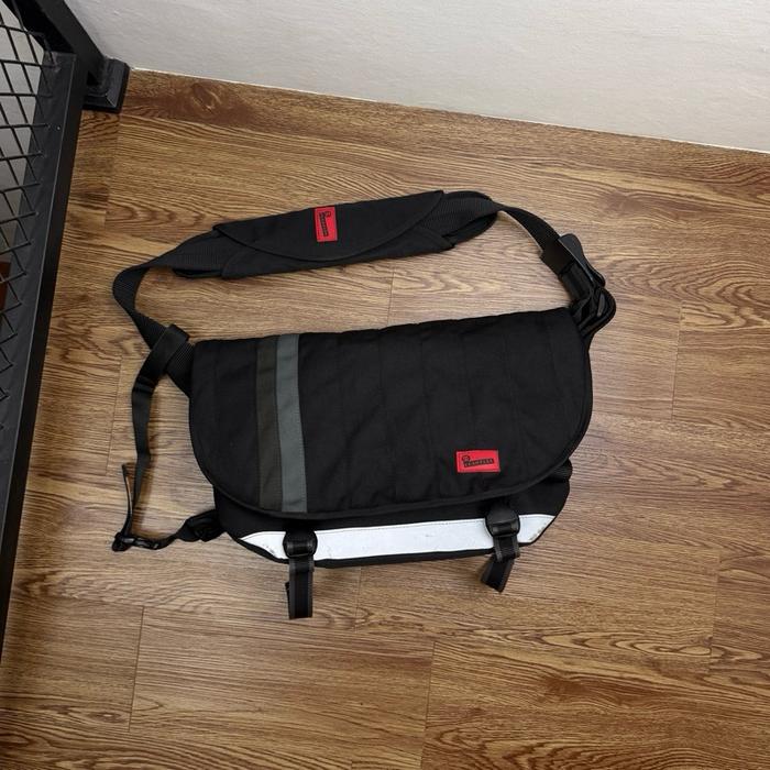 Crumpler the barney rustle blanket messenger bag