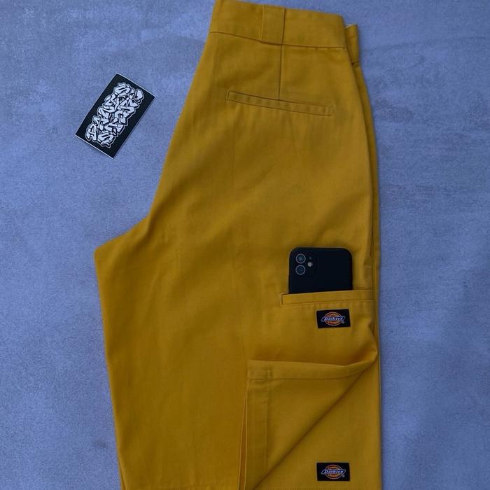 Shortpants kuning dickies pria wanita sanggat ok