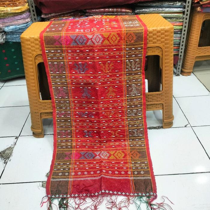 ULOS HANDE-HANDE TENUNAN TARUTUNG FULL SIMATA WARNA MERAH SISI ABU-ABU.