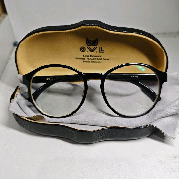 Kacamata OWL Eyewear, Fesyen Pria preloved