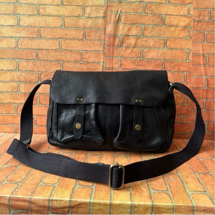 TAS SELEMPANG PRIA MULBERRY KULIT ASLI SECOND BRANDED HITAM / TAS SLING PRIA MULBERRY KULIT ASLI SEC