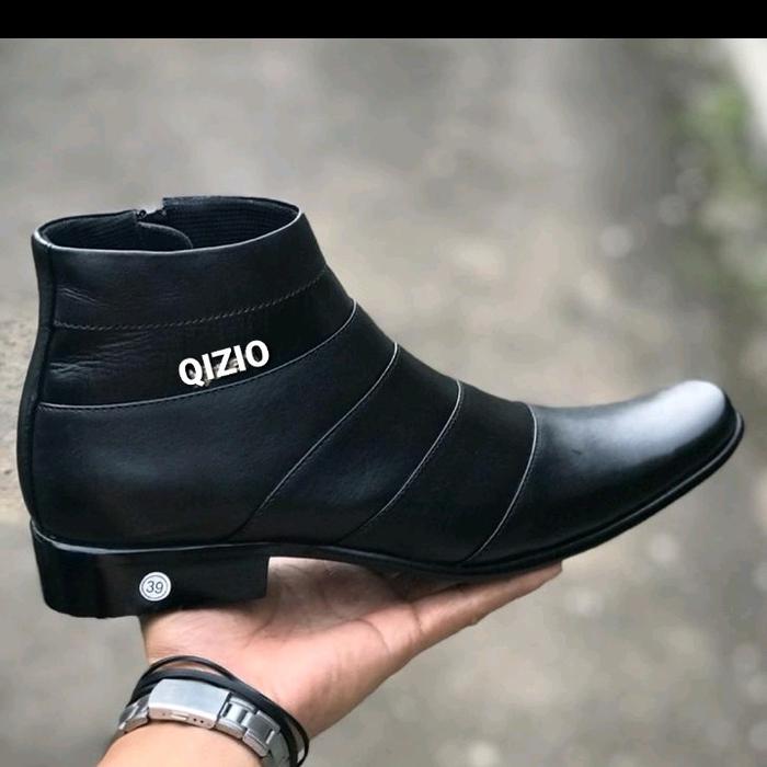 sepatu pria kuliat asli Qizio Hitam Boots