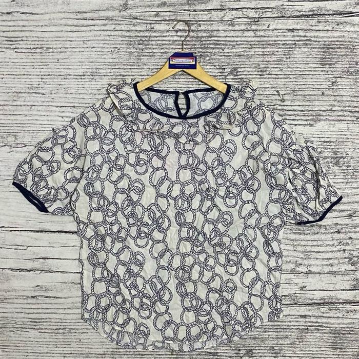 Blouse blus atasan wanita cewek perempuan casual fashion motif rantai vintage putih hitam second bek