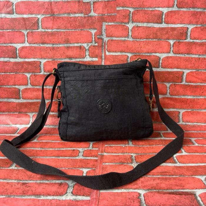 TAS SLING KIPLING PRIA WANITA NILON SECOND BRANDED HITAM / TAS SELEMPANG PRIA WANITA KIPLING HITAM