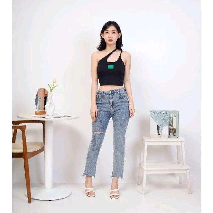 TANKTOP SEAMLESS MODEL UNIK BHAKTER SLING / SILANG  ATASAN POLOS ADA MOTIF BEAR DI BAGIAlN DADA UKUR