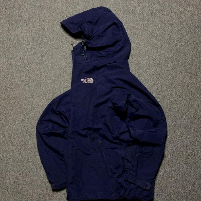Jaket TNF MP3 Size M navy waterproff Windproff