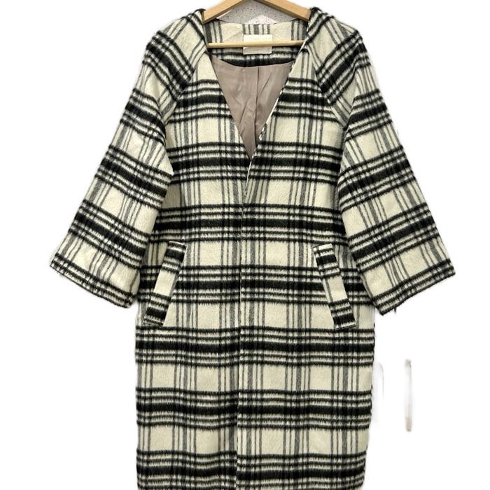 [USED] Coat Motif Tartan Bulu Halus Collarless Brand Discoat Parisien ada Kancing Ivory / Hitam