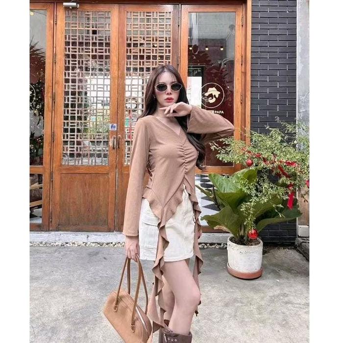 LILO TOP Atasan Wanita Knit April Fit to L dengan Desain Ruffle Elegan dan Nyaman untuk Sehari-hari
