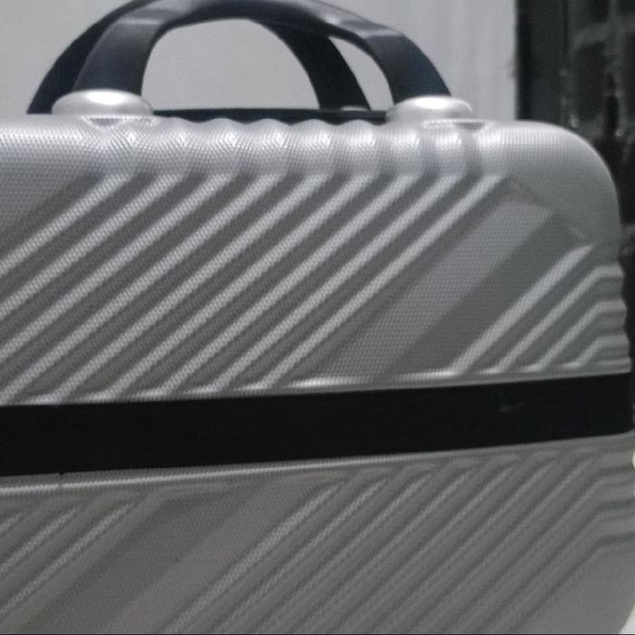 Koper Makeup Mini Fiber - Tas Kosmetik Kecil dengan Desain Fiber yang Modern dan Praktis
