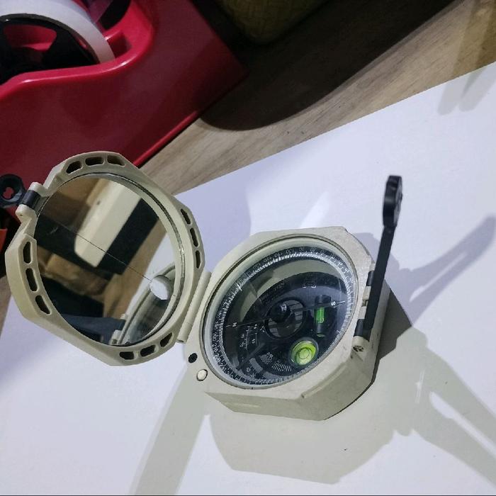 kompas geologi brunton 5008 material plastik abs kaca sudah ganti aman masih berpungsi normal