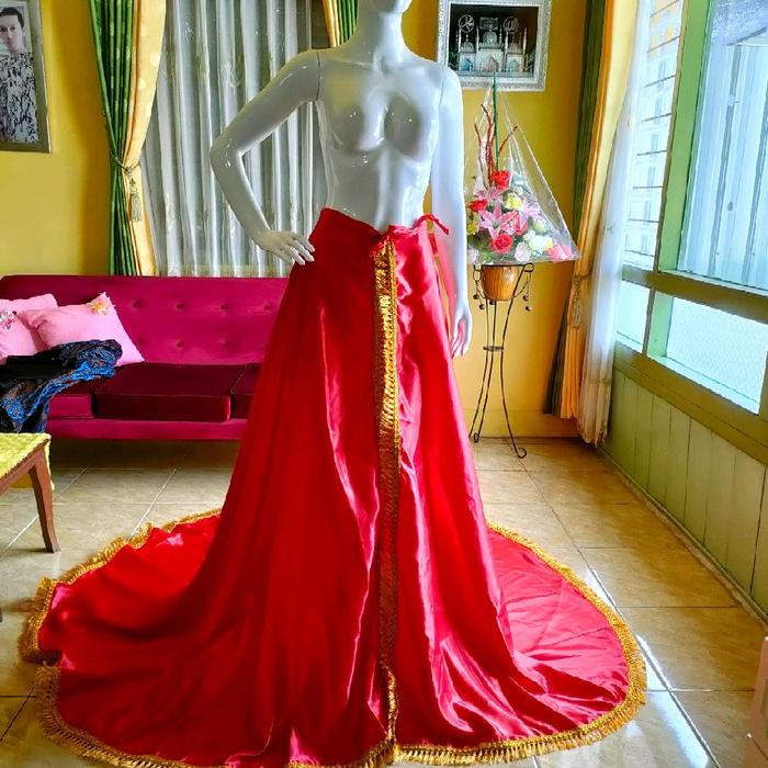 rok ekor karnaval warna merah cabe Panjang