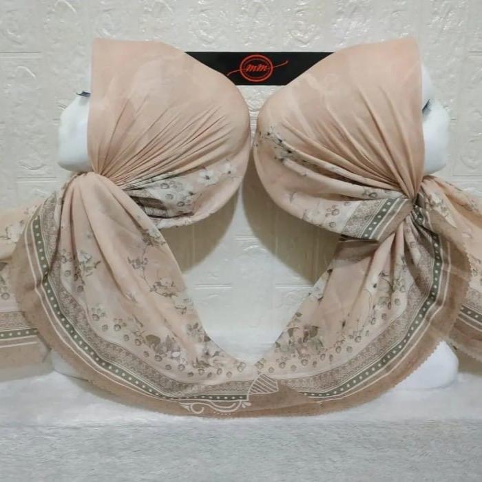 Hijab segi empat motif valencia cream