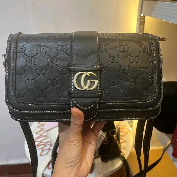 Tas Selempang Wanita Model GG dengan Desain Elegan