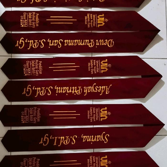 SELEMPANG WISUDA KALUNG MEDAN