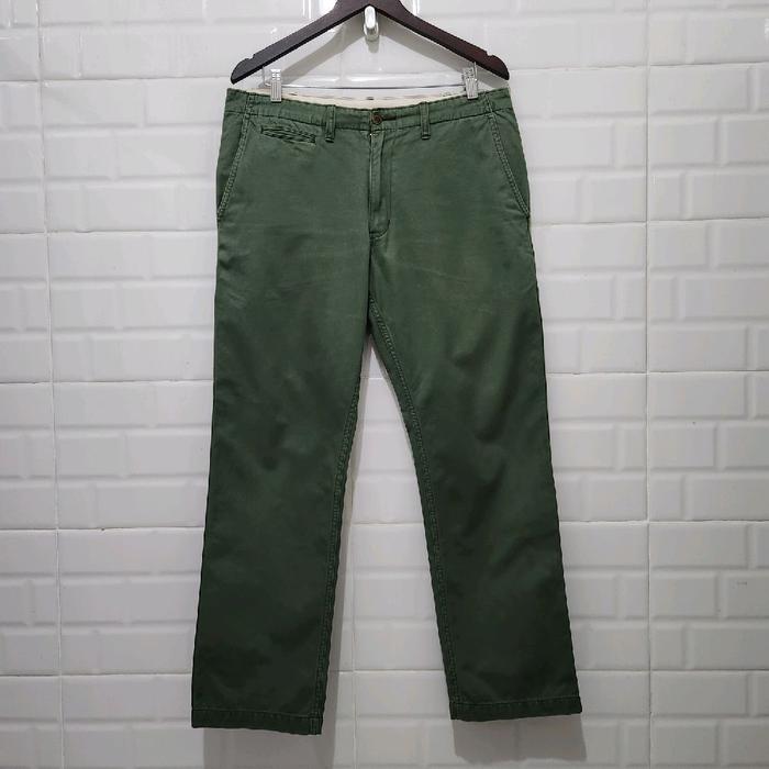 Celana Panjang Pria Chino UNIQLO Olive Green Army