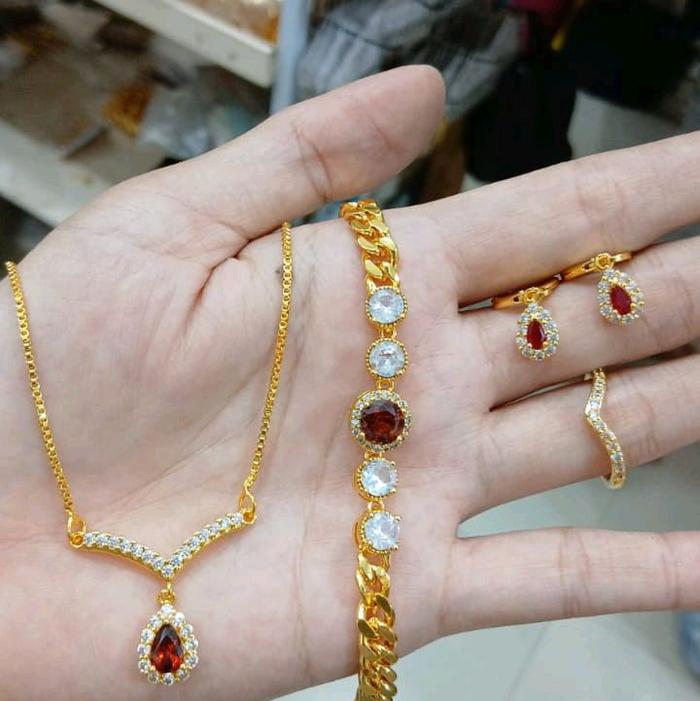 set perhiasan motif puji full mata merah titanium anti luntur Emas Gold Kulit gelang koin