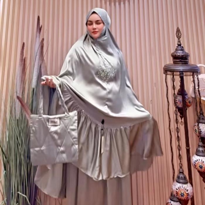 Mukenah Azizil Shilk Sworoski