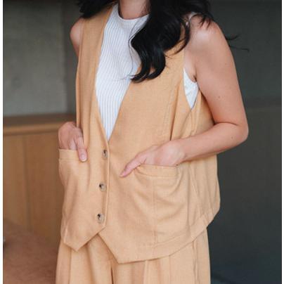 Maven Piper Vest - Mac and Cheese