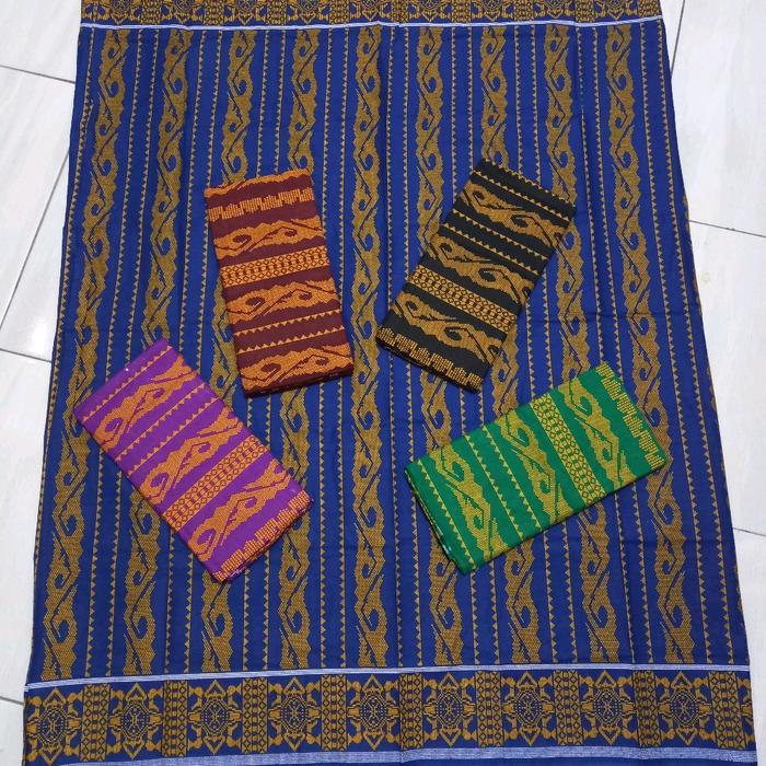 kain sarung motif karo