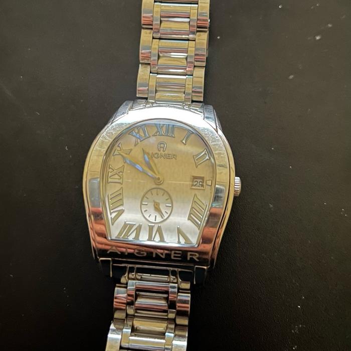 jam tangan Aigner Modena A127107 Men Silver Dial Stainless Steel Strap second hand