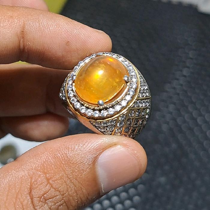 Natural yellow saphire ( yakut ) Permata