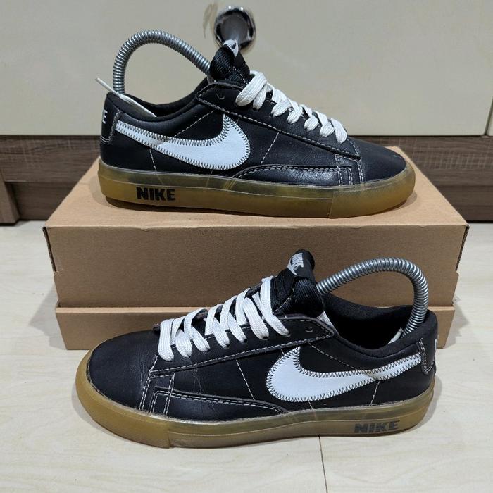 sepatu Nike minus butuh lem size 37.5