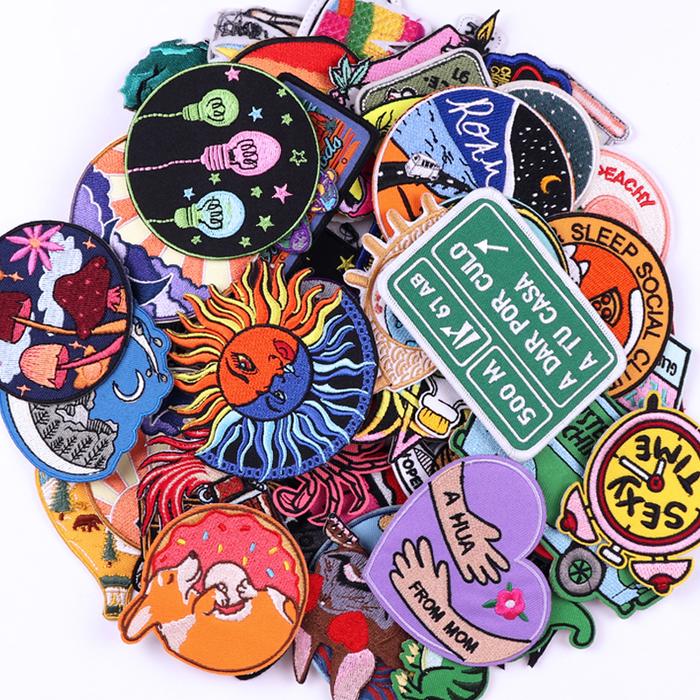 10/30/50PCS Cartoon Patches Lot Embroidery Patches Mixed Random Animals Iron On Patches For Clothing