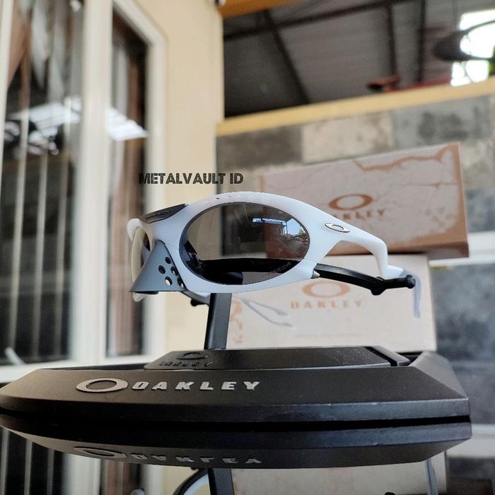 kacamata oakley plantaris lensa prizm grey