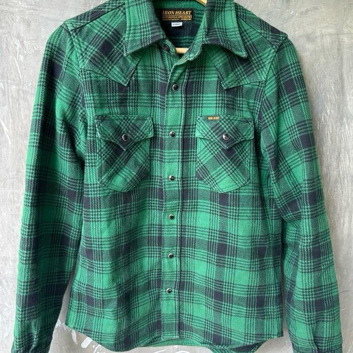 Iron Heart Kemeja Kotak Hijau Ukuran XS Setara M dengan Desain Klasik dan Nyaman