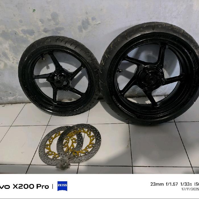 velg tapak lebar delkevic double disk set ban cakram arm moge cbr400 gsx1000r bottom shock kiri knal