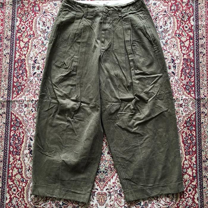 Celana Studio tomboy 2 tuck wide fit barrel pants Hj011