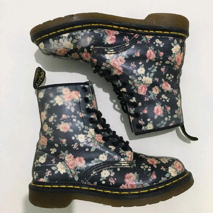 Dr. Martens Flowers High Uk. 37 Second Bekas Asli