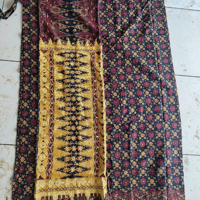 Rok lilit Lasem Tapis Lampung kain perempuan