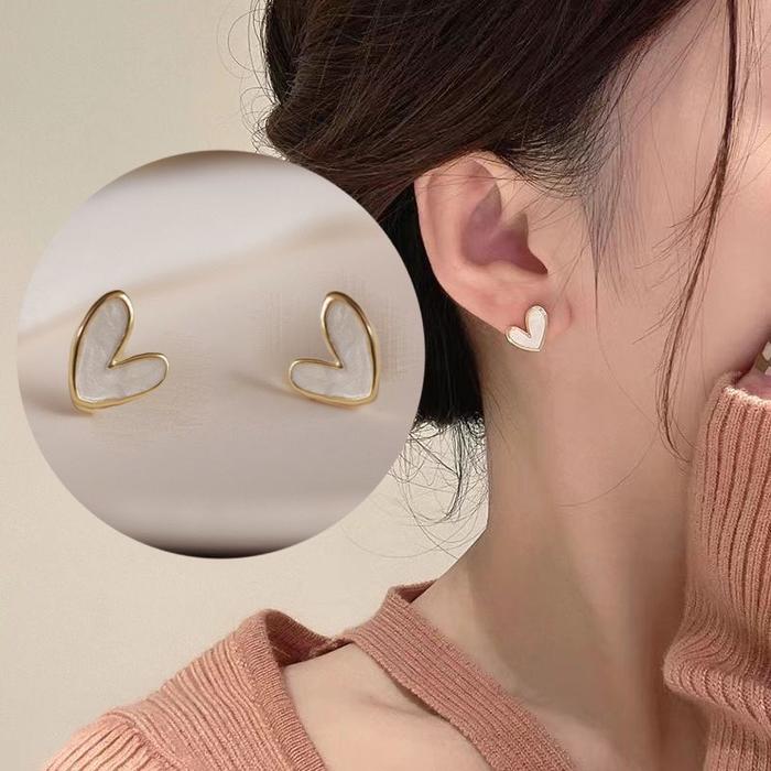 Anting Love Putih Titanium - Anting-Anting Wanita - Earrings