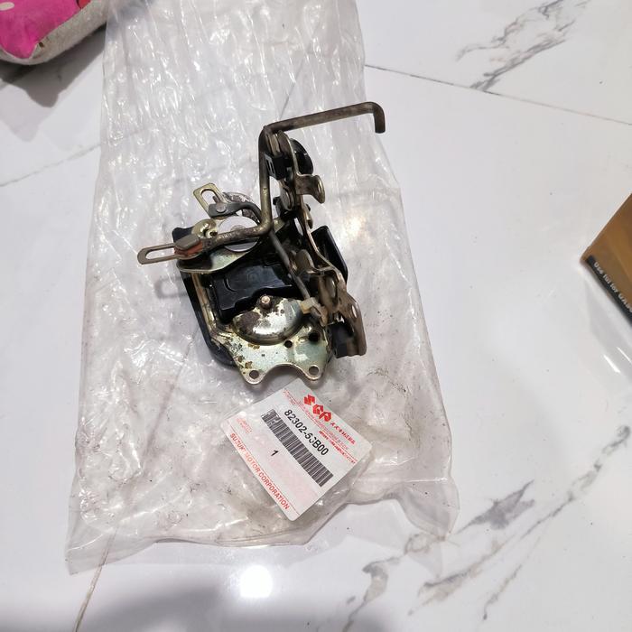 Doorlock pintu tengah Suzuki Vitara Escudo Sidekick MANUAL sgp KI1