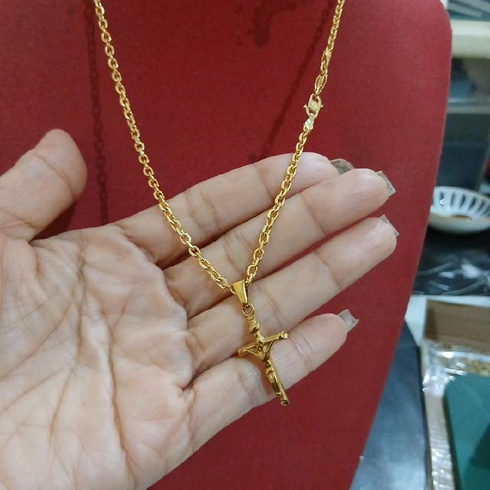Kalung medan liontin salib Ukuran 45 cm Warna Mas 24 London Dilapisi warna mas 24 London