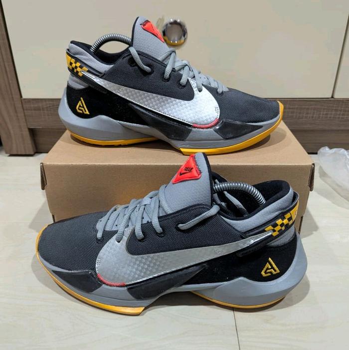 sepatu Nike zoom freak 2 taxi preloved size 41