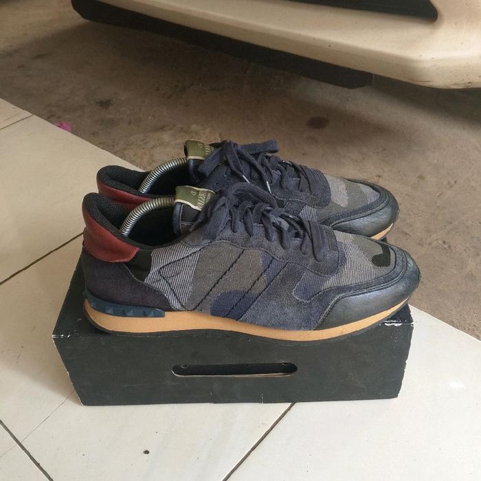 sepatu second branded Valentino garavani rockrunner marine / camo size 44 original preloved