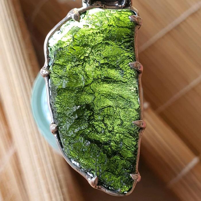 HANDMADE LIONTIN NATURAL MOLDAVITE
