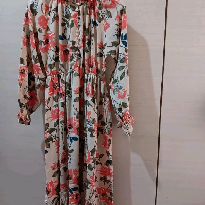 Preloved Dress Motif Bunga Lengan Panjang